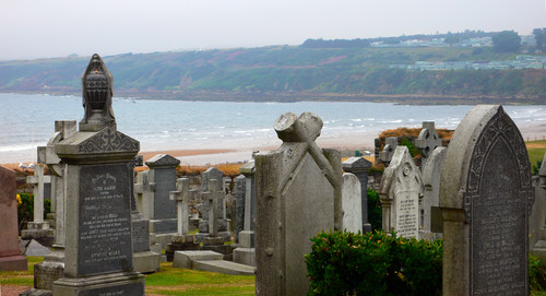 cimitero con vista - graveyard by the sea